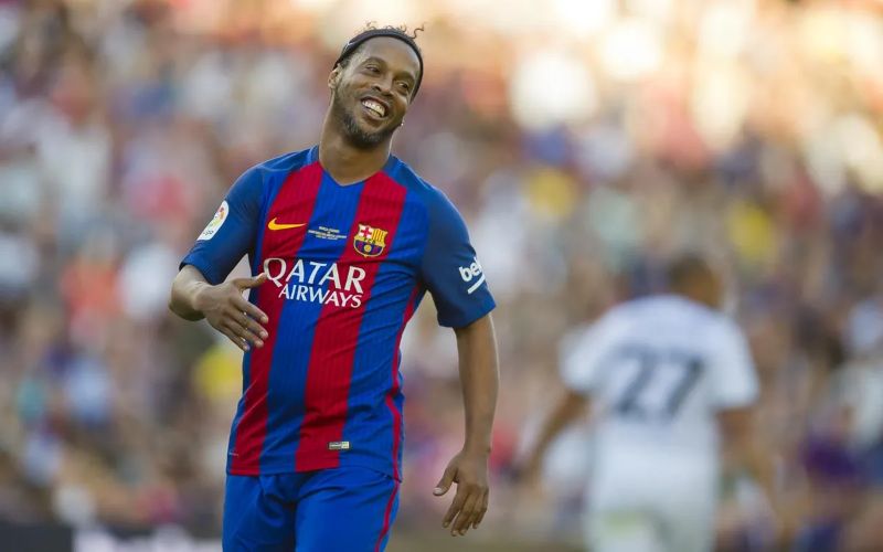 Ronaldinho - Cầu thủ bóng đá xuất sắc nhất thế kỷ 21 Ronaldinho - Cầu thủ bóng đá xuất sắc nhất thế kỷ 21